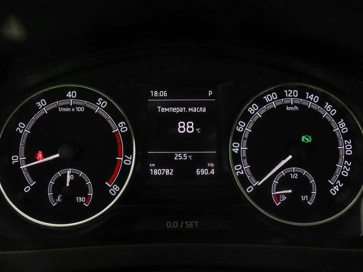 Купить Skoda Rapid с пробегом. Фото: #10