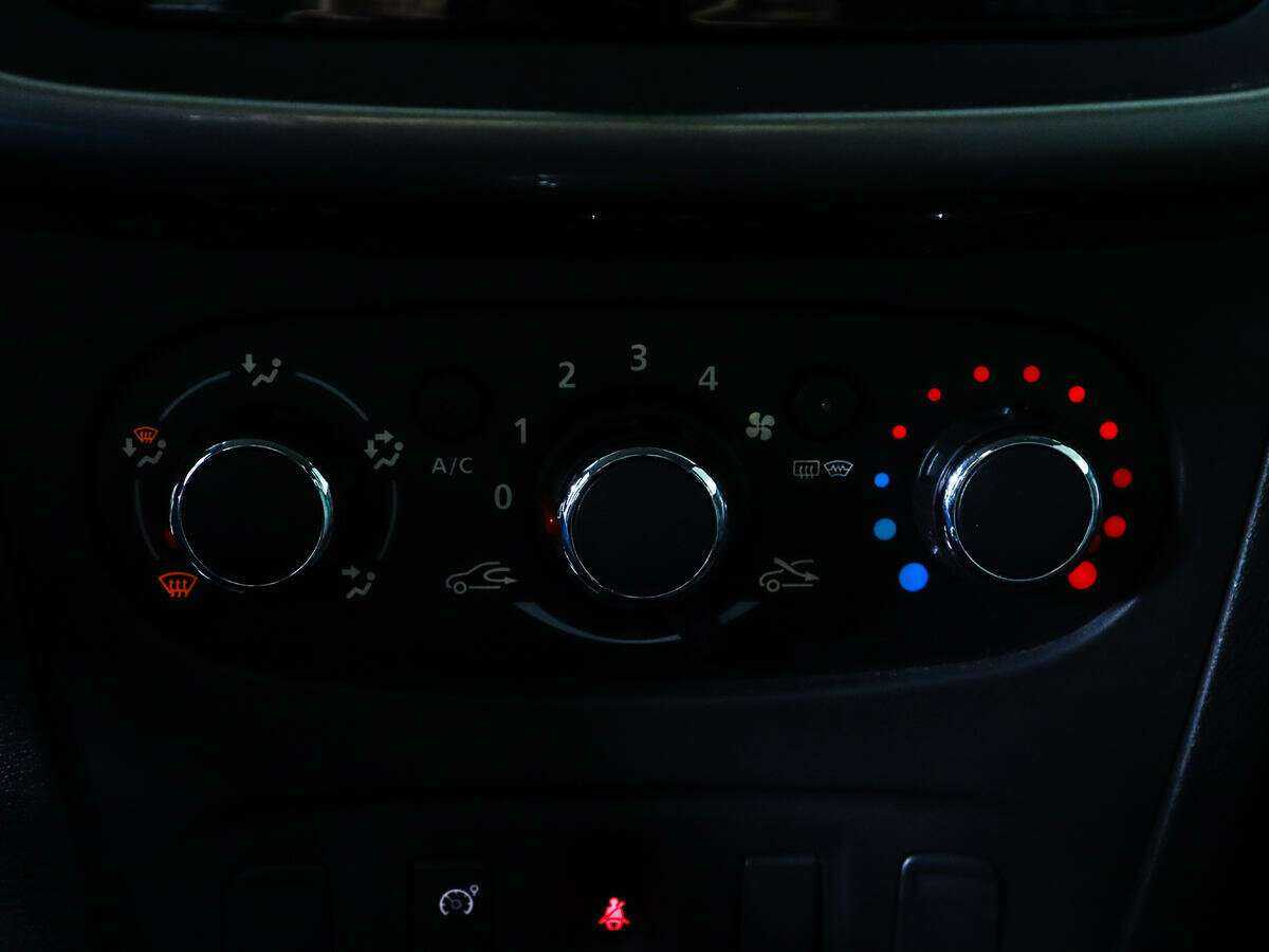 Купить Renault Sandero с пробегом. Фото: #12