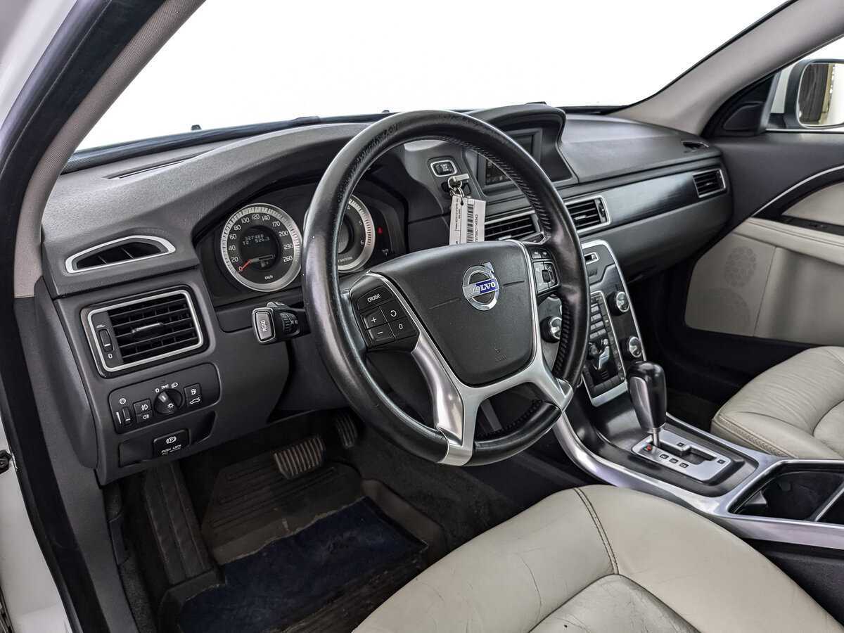 Купить Volvo XC70 с пробегом. Фото: #10