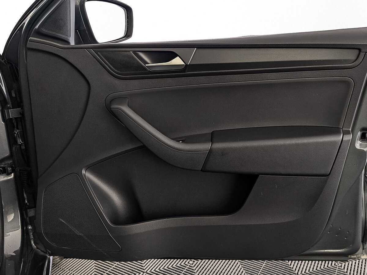 Купить Volkswagen Polo с пробегом. Фото: #22