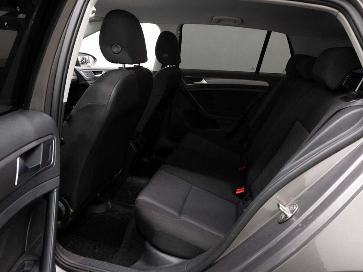 Купить Volkswagen Golf с пробегом. Фото: #10