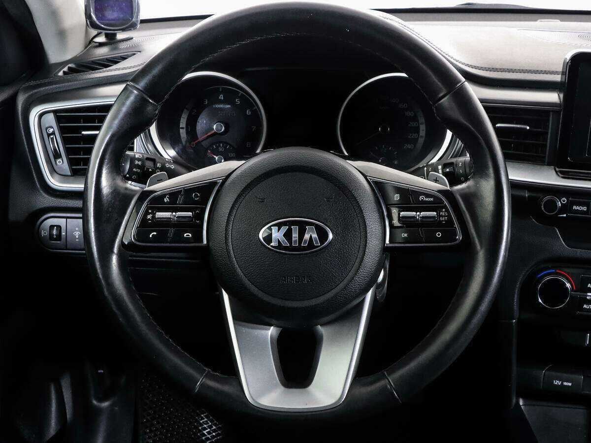 Купить Kia Ceed с пробегом. Фото: #11