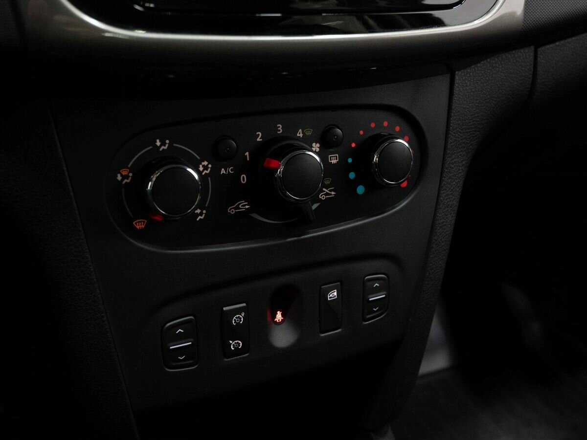 Купить Renault Logan с пробегом. Фото: #21