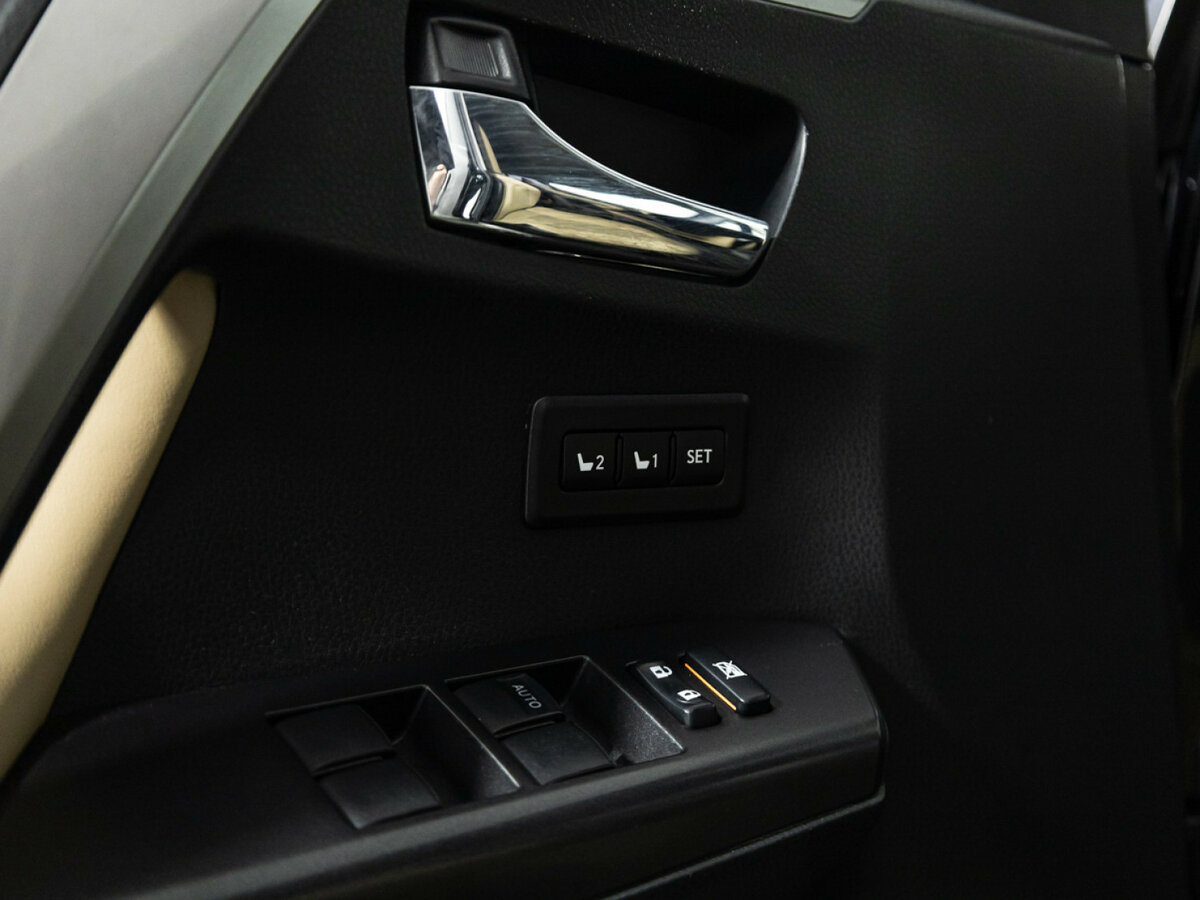 Купить Toyota RAV4 с пробегом. Фото: #12