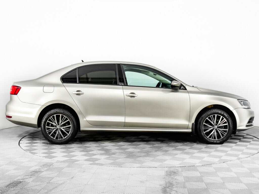 Купить Volkswagen Jetta с пробегом. Фото: #3