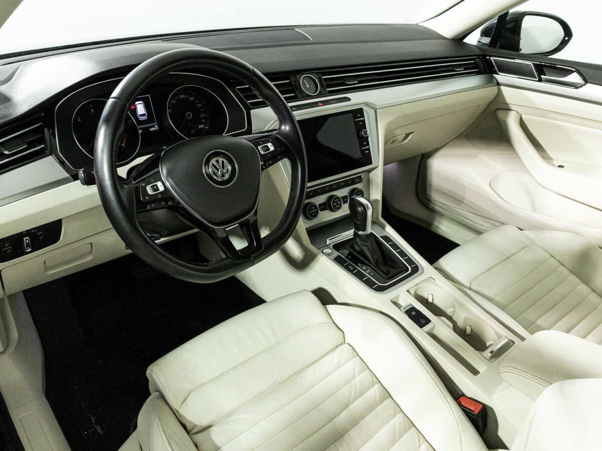 Купить Volkswagen Passat с пробегом. Фото: #10