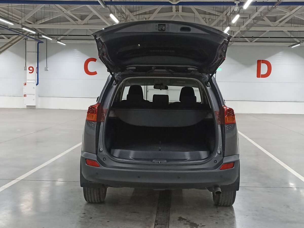 Купить Toyota RAV4 с пробегом. Фото: #9