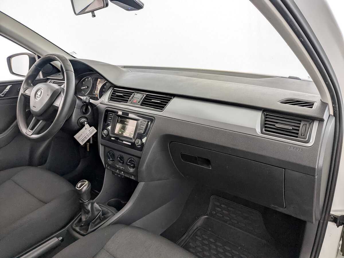 Купить Skoda Rapid с пробегом. Фото: #10