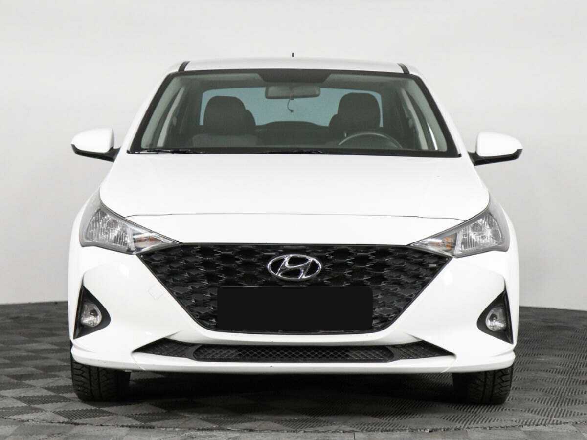 Купить Hyundai Solaris с пробегом. Фото: #1