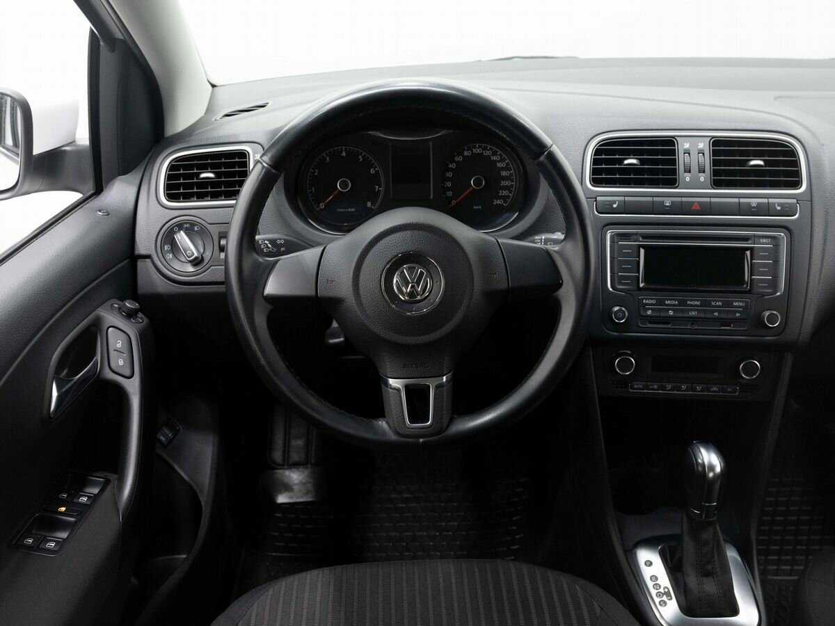 Купить Volkswagen Polo с пробегом. Фото: #12