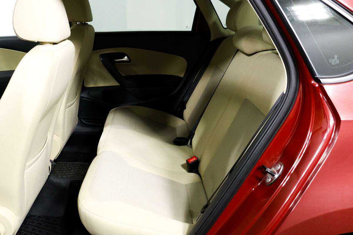 Купить Volkswagen Polo с пробегом. Фото: #11