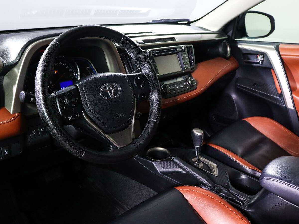 Купить Toyota RAV4 с пробегом. Фото: #11
