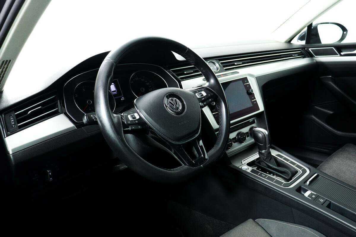 Купить Volkswagen Passat с пробегом. Фото: #12