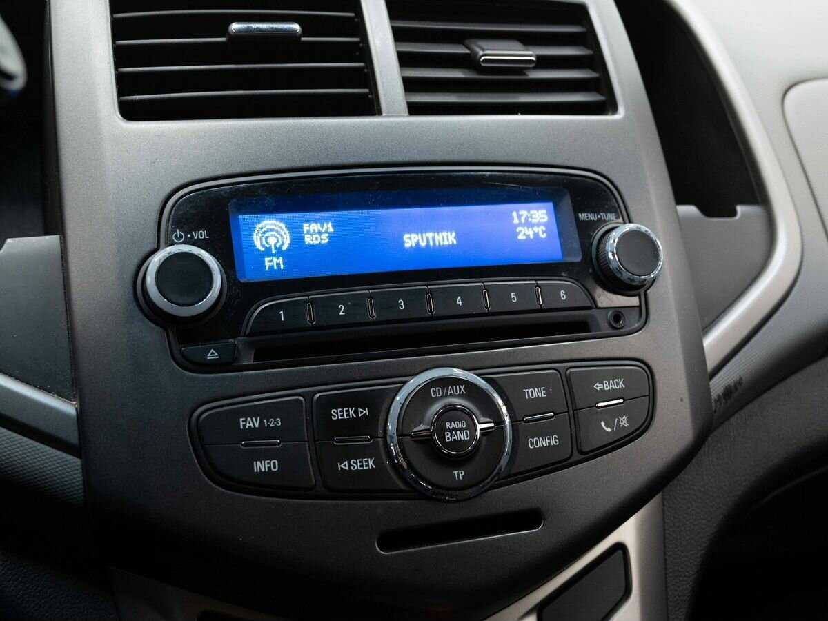 Купить Chevrolet Aveo с пробегом. Фото: #18