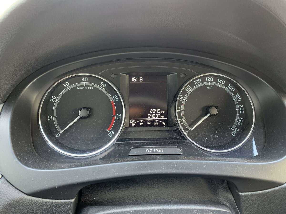 Купить Skoda Rapid с пробегом. Фото: #8