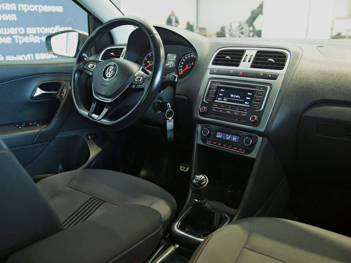 Купить Volkswagen Polo с пробегом. Фото: #4