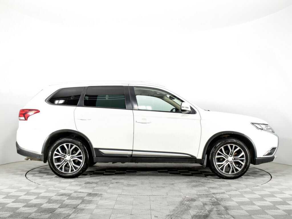 Купить Mitsubishi Outlander с пробегом. Фото: #3