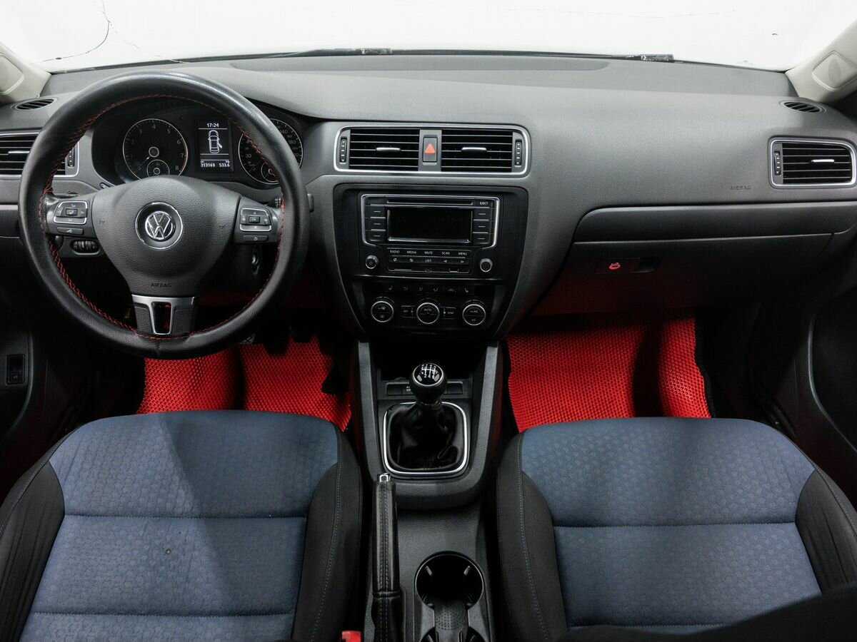 Купить Volkswagen Jetta с пробегом. Фото: #9