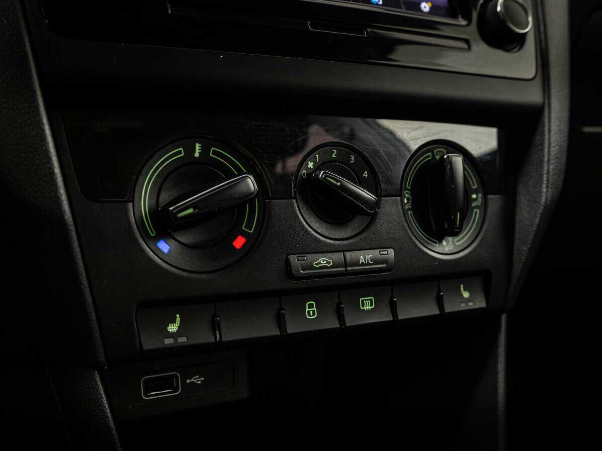 Купить Skoda Rapid с пробегом. Фото: #14