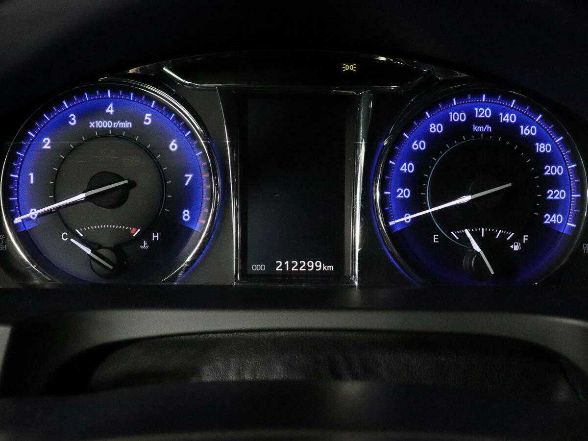 Купить Toyota Camry с пробегом. Фото: #8