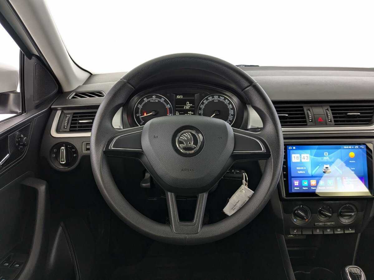Купить Skoda Rapid с пробегом. Фото: #18