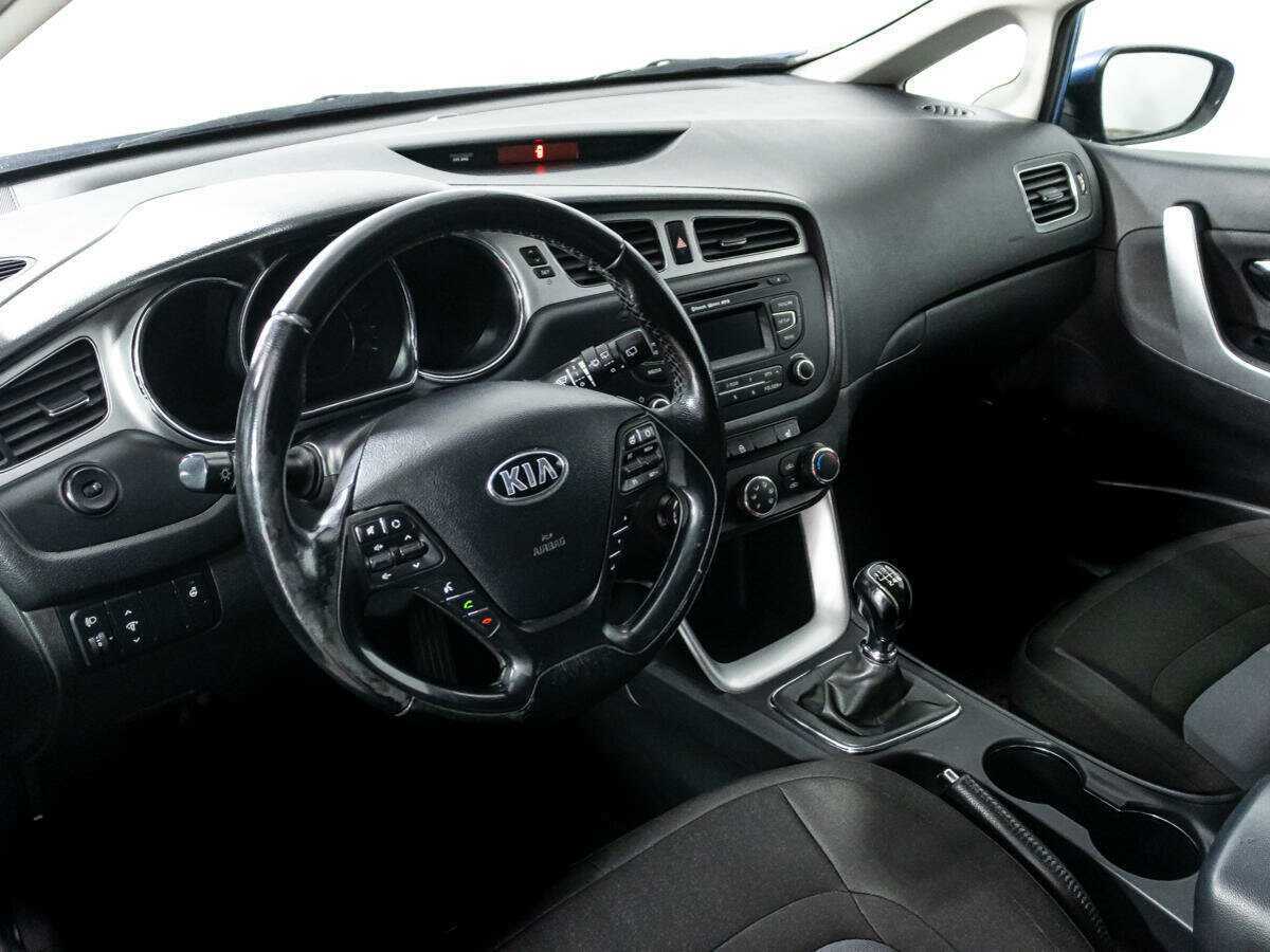 Купить Kia Ceed с пробегом. Фото: #10