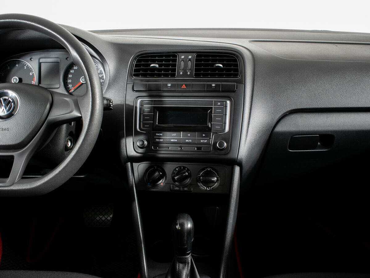 Купить Volkswagen Polo с пробегом. Фото: #8