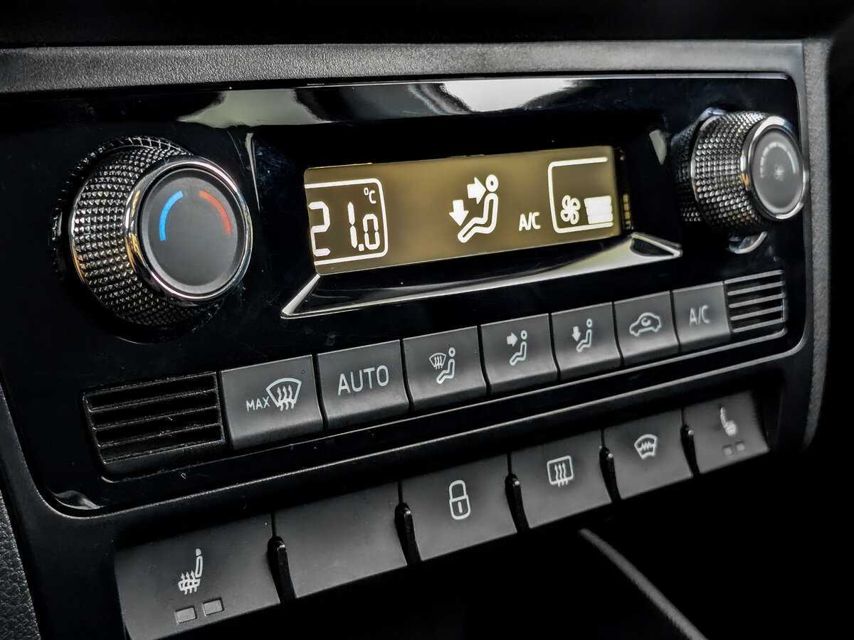 Купить Skoda Rapid с пробегом. Фото: #20