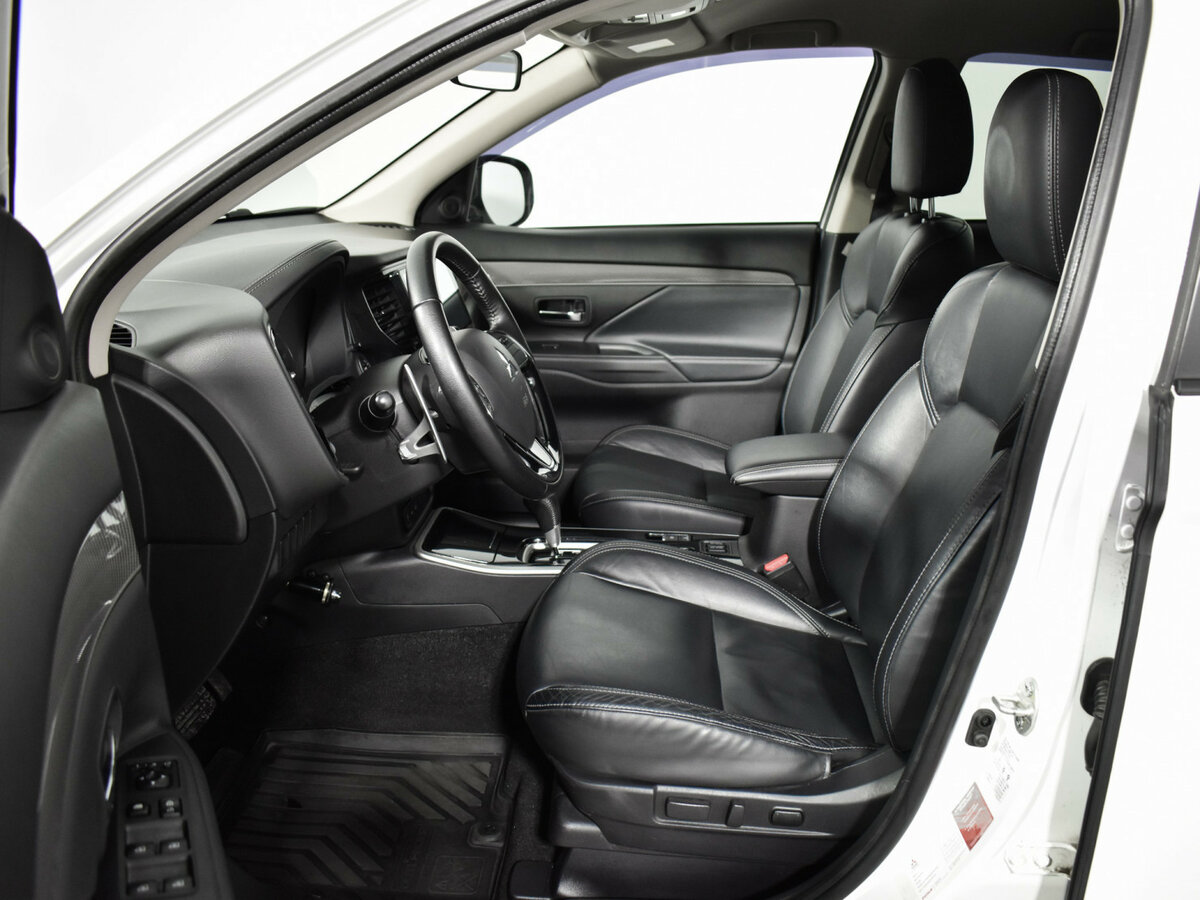Купить Mitsubishi Outlander с пробегом. Фото: #9