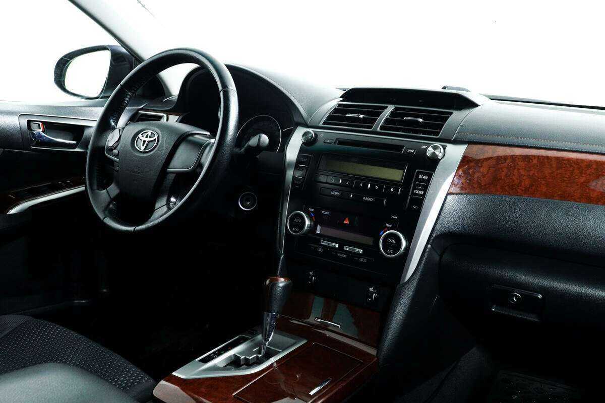 Купить Toyota Camry с пробегом. Фото: #8