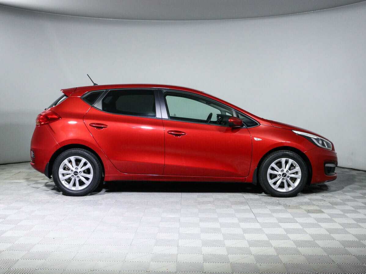 Купить Kia Ceed с пробегом. Фото: #3