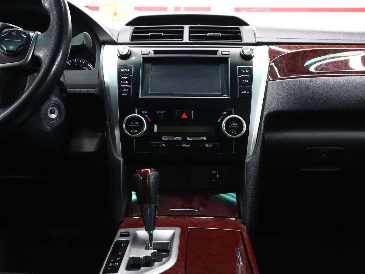 Купить Toyota Camry с пробегом. Фото: #18