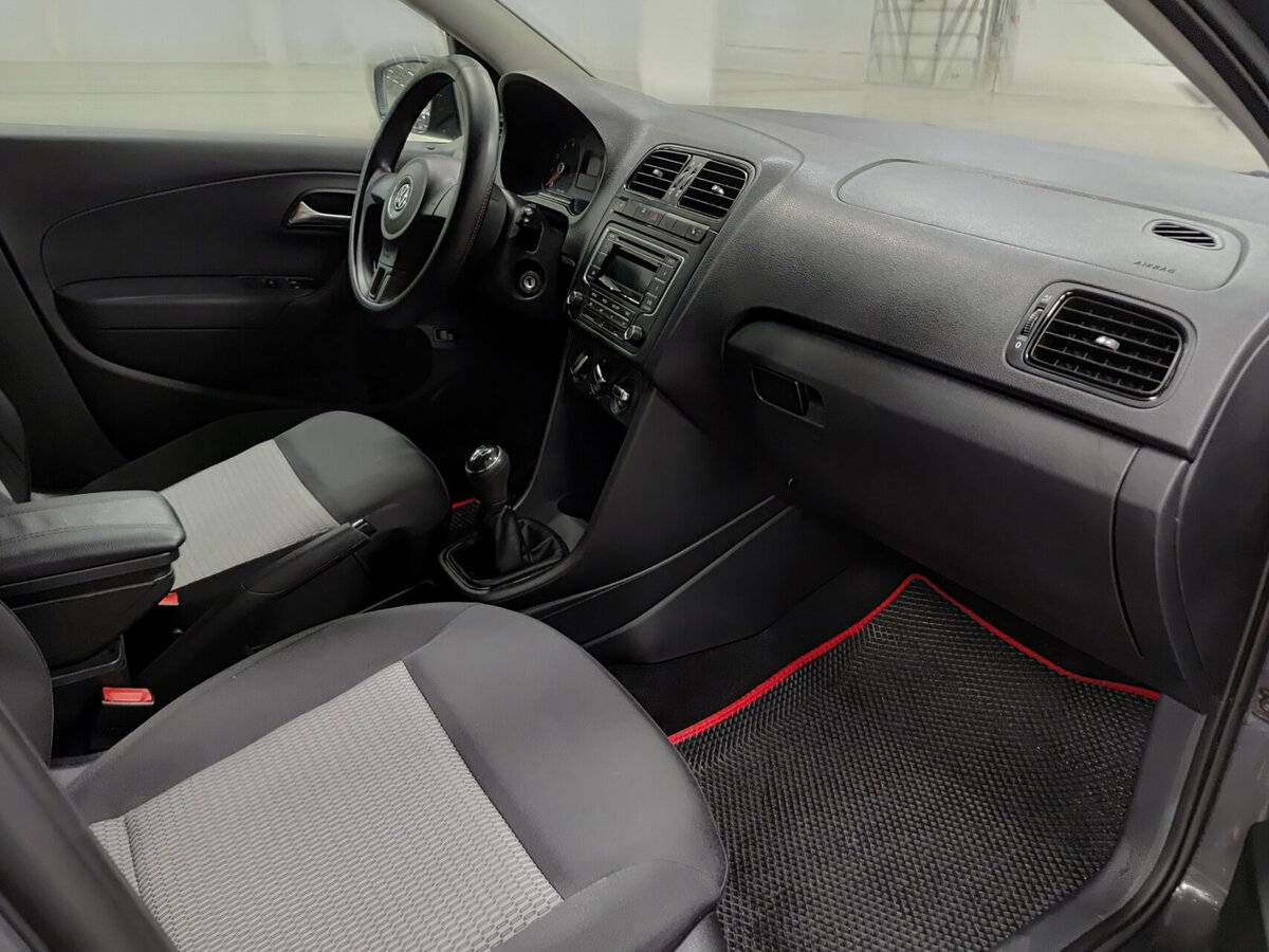 Купить Volkswagen Polo с пробегом. Фото: #10