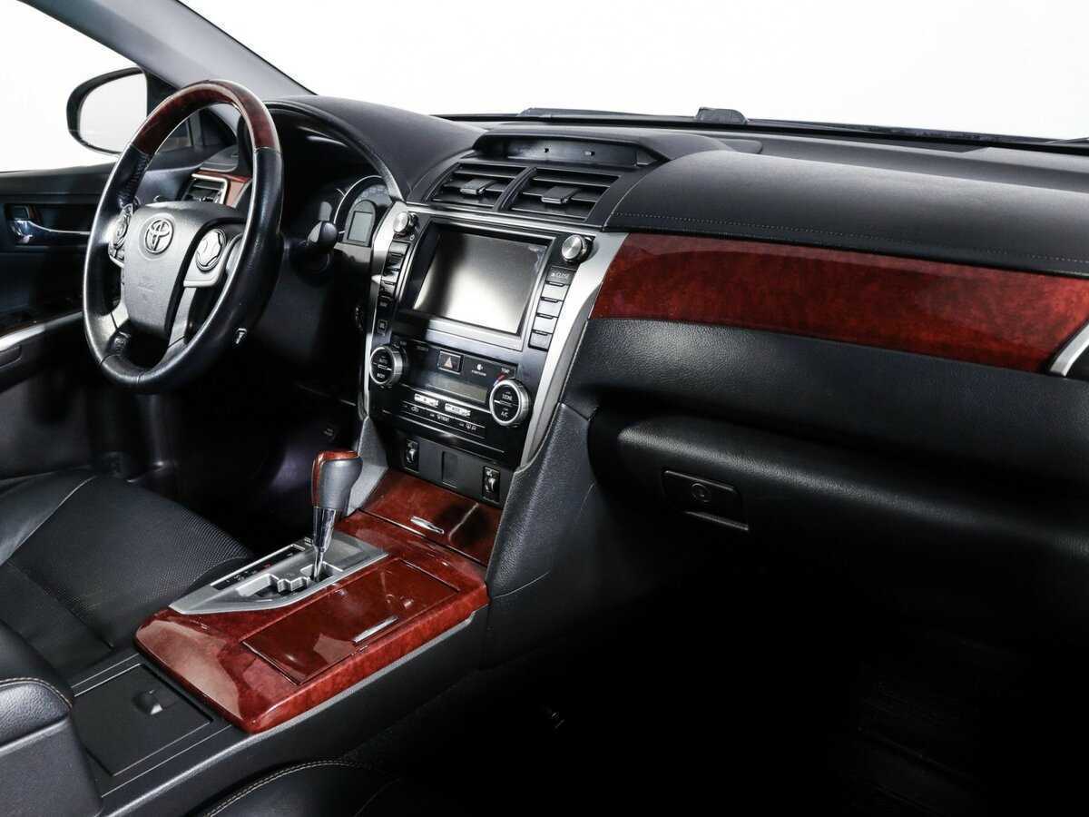 Купить Toyota Camry с пробегом. Фото: #8