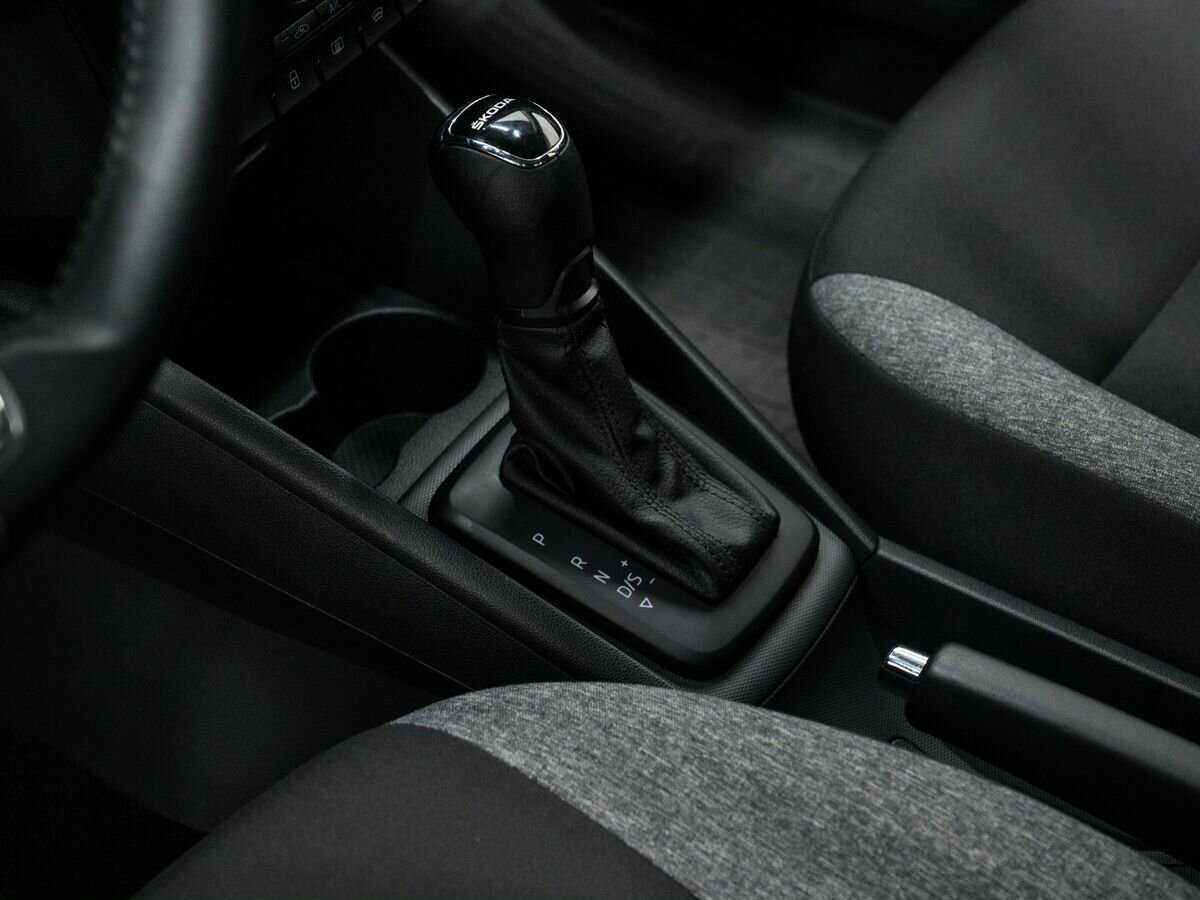 Купить Skoda Rapid с пробегом. Фото: #16