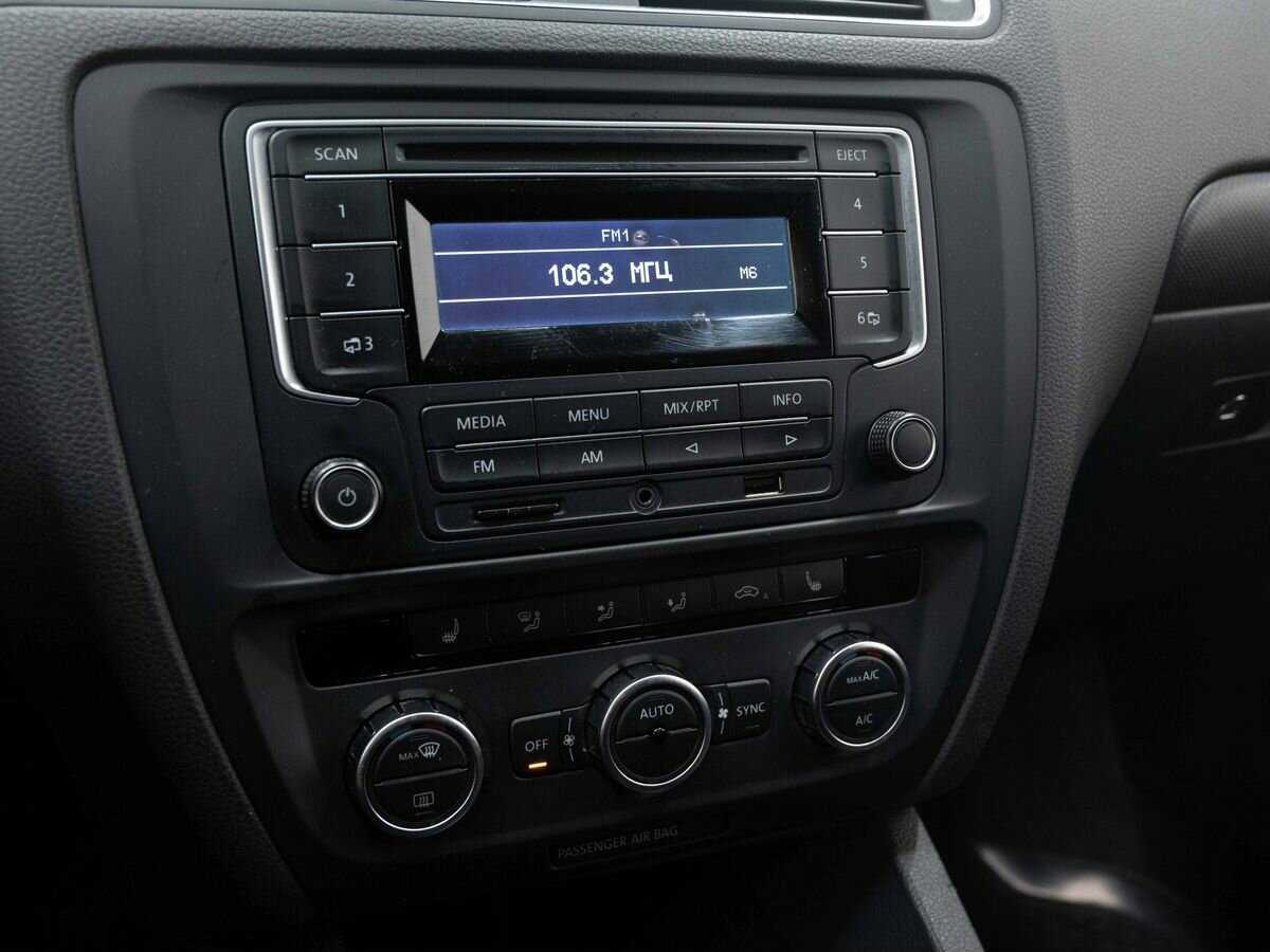 Купить Volkswagen Jetta с пробегом. Фото: #15