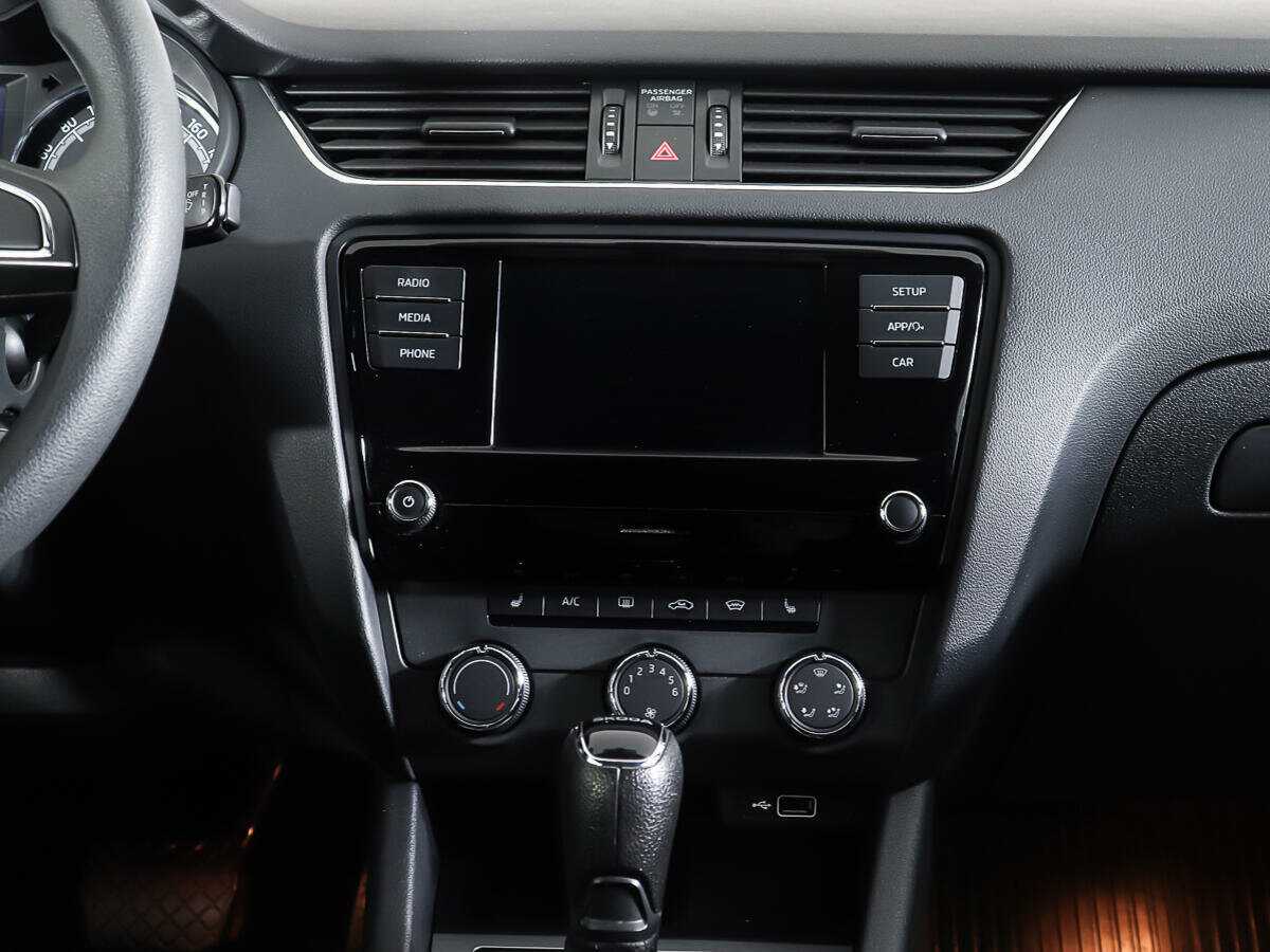 Купить Skoda Octavia с пробегом. Фото: #11