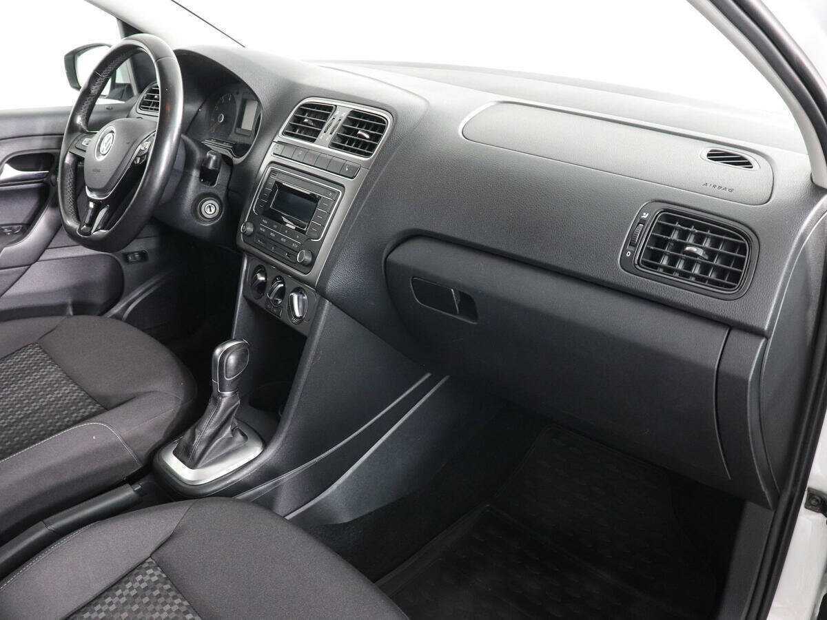 Купить Volkswagen Polo с пробегом. Фото: #9