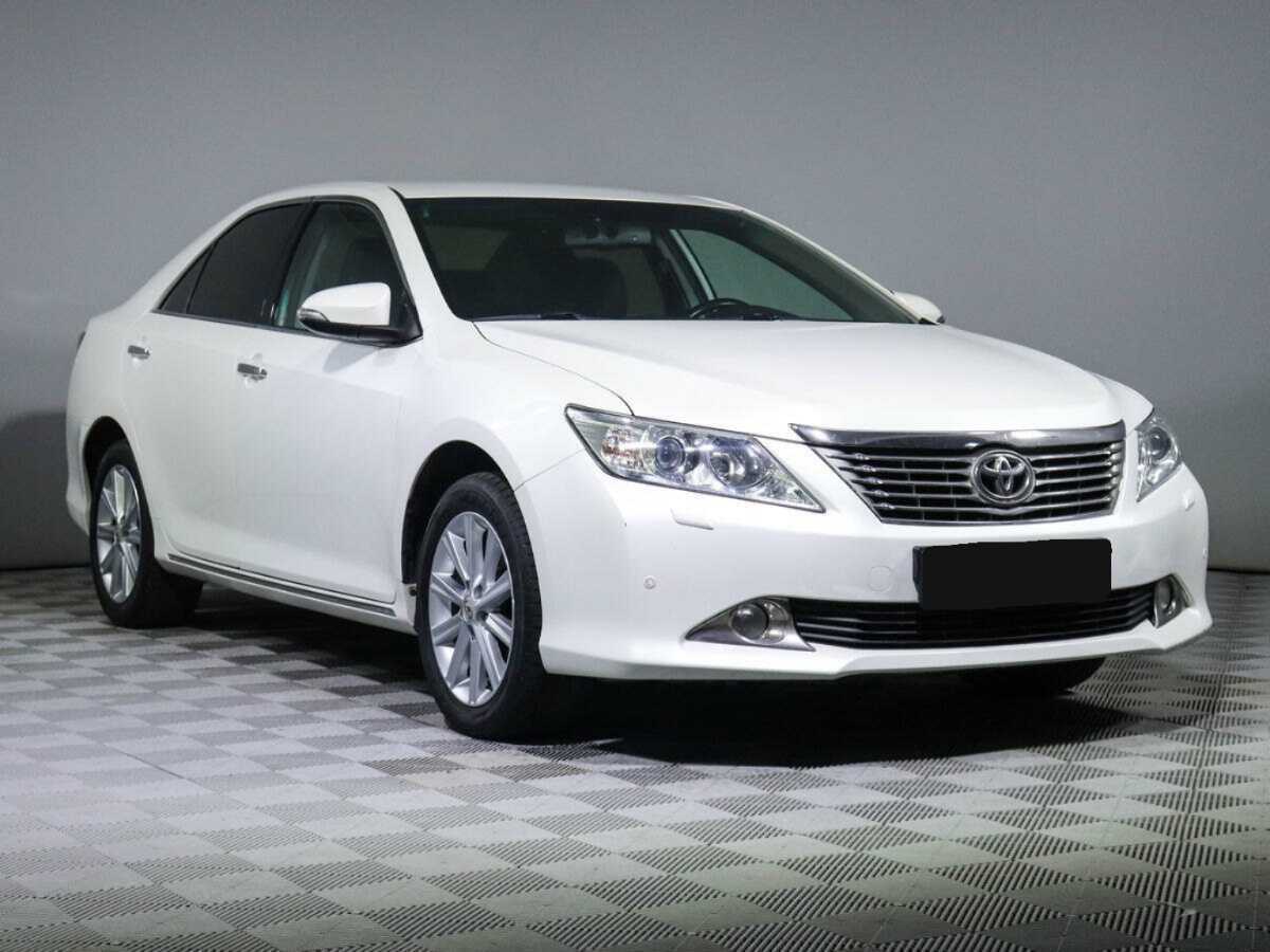 Купить Toyota Camry с пробегом. Фото: #2