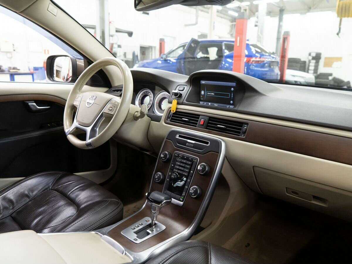 Купить Volvo XC70 с пробегом. Фото: #17