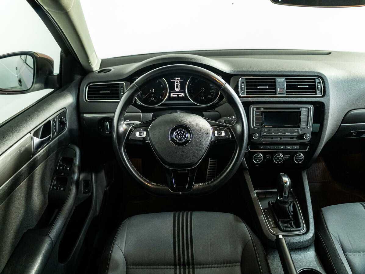 Купить Volkswagen Jetta с пробегом. Фото: #11