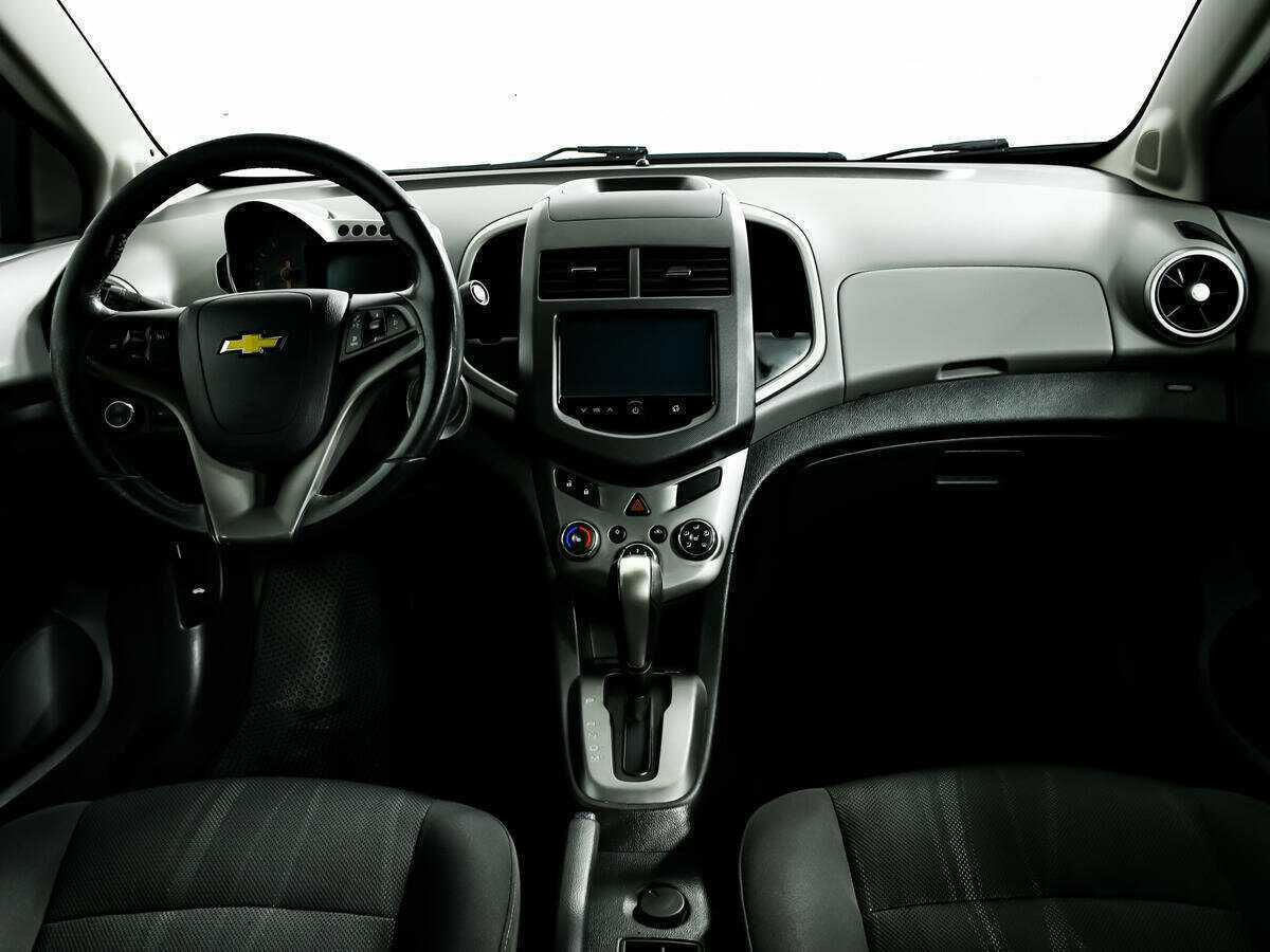 Купить Chevrolet Aveo с пробегом. Фото: #10