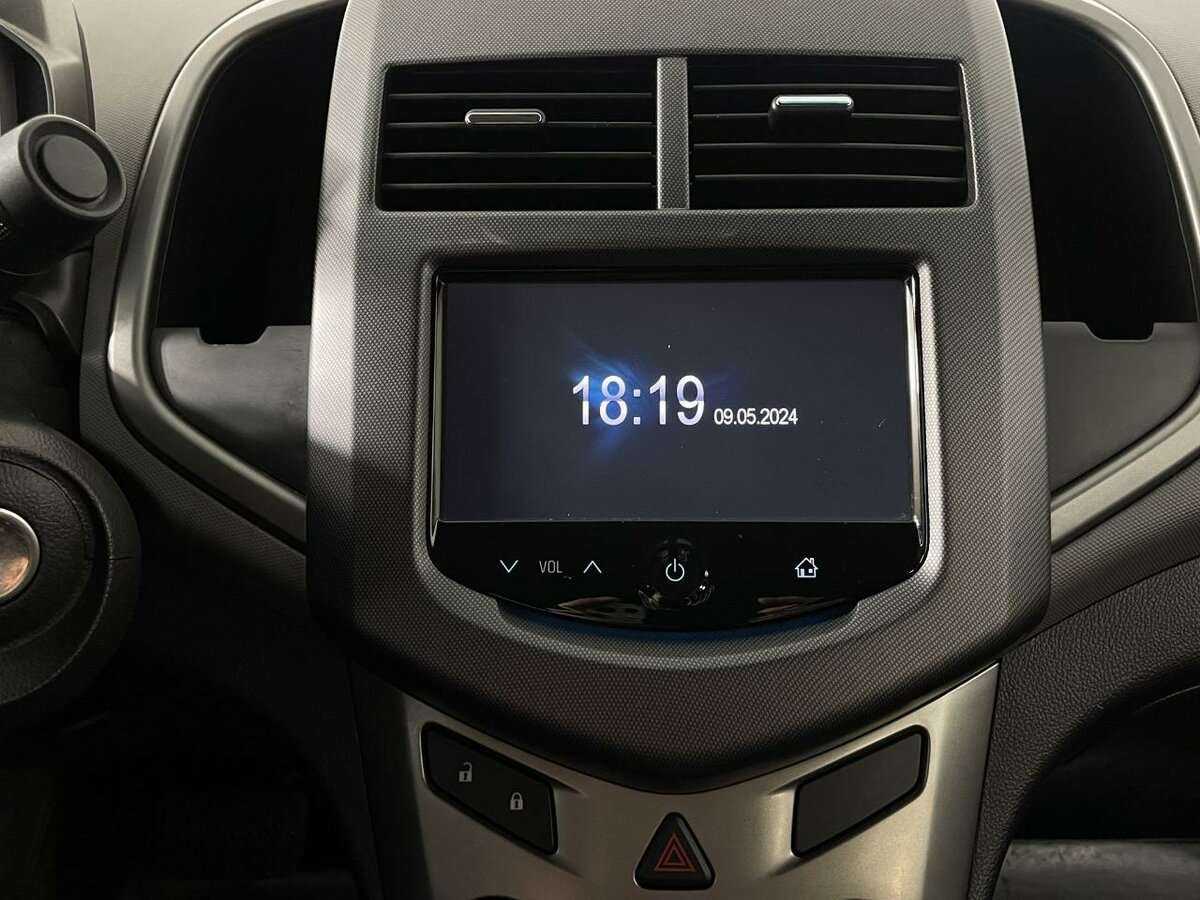 Купить Chevrolet Aveo с пробегом. Фото: #9
