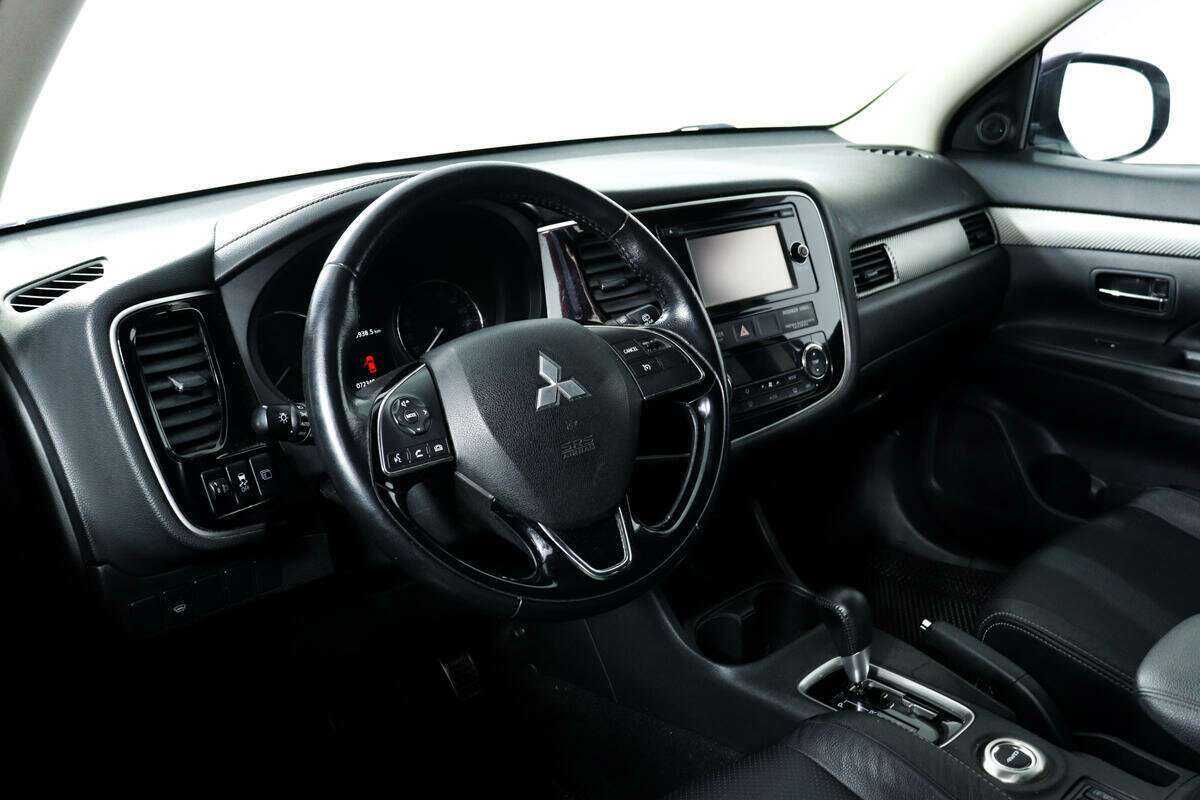 Купить Mitsubishi Outlander с пробегом. Фото: #12
