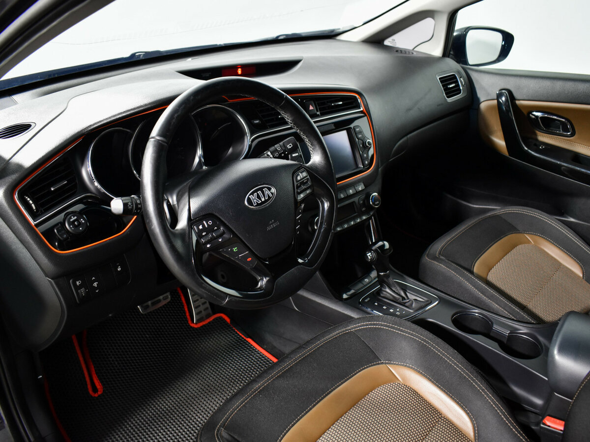 Купить Kia Ceed с пробегом. Фото: #8
