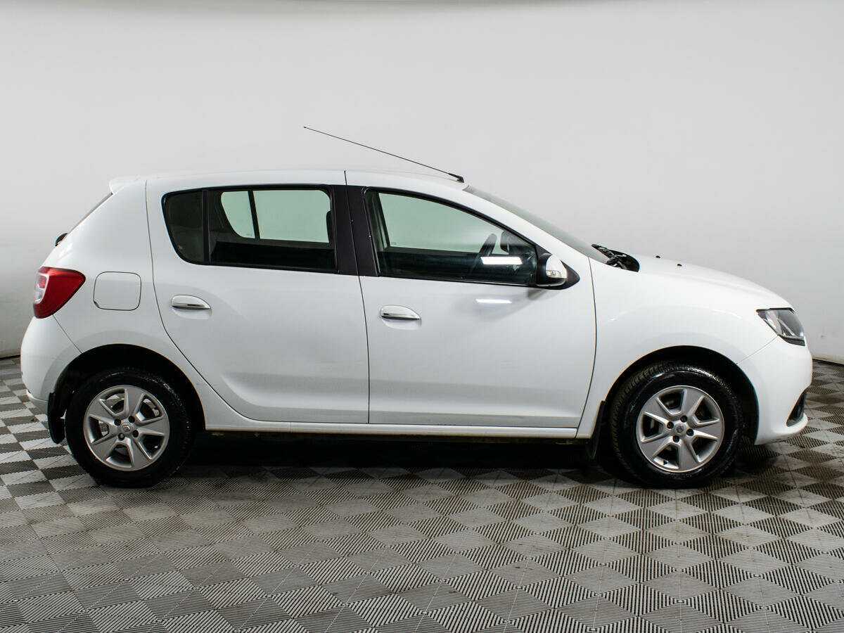 Купить Renault Sandero с пробегом. Фото: #3