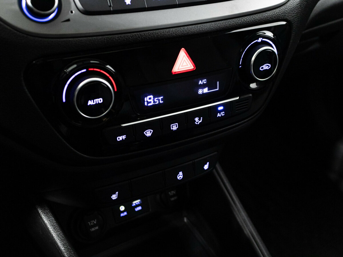 Купить Hyundai Solaris с пробегом. Фото: #14