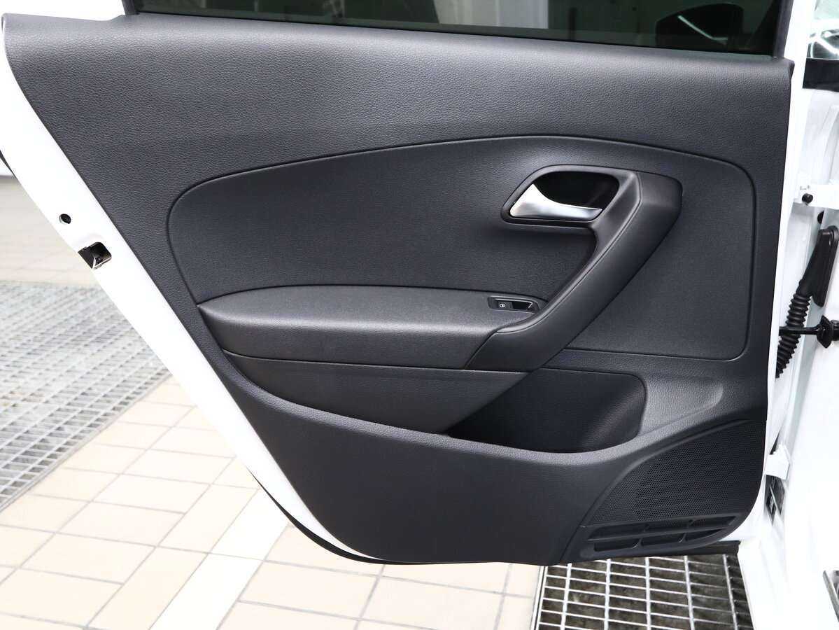 Купить Volkswagen Polo с пробегом. Фото: #8