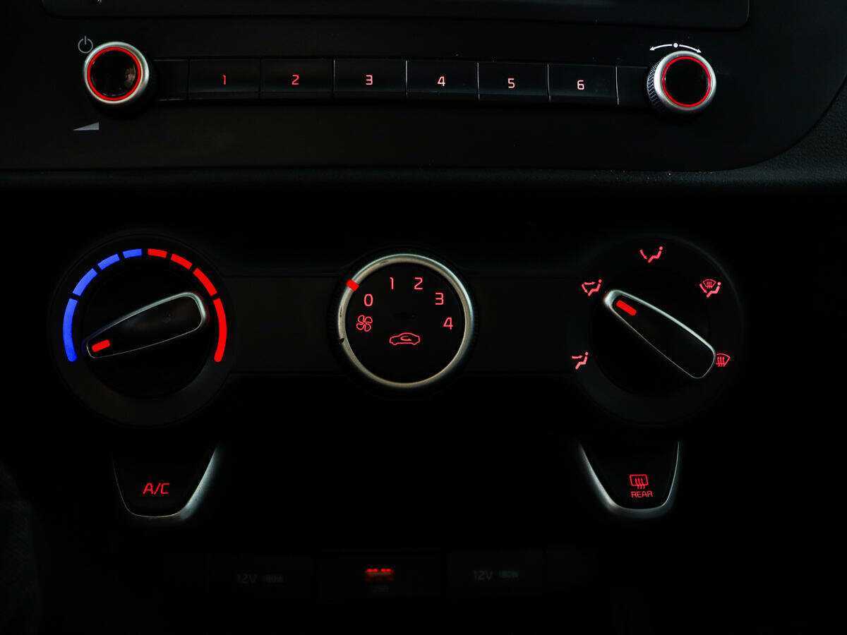 Купить Kia Rio с пробегом. Фото: #13