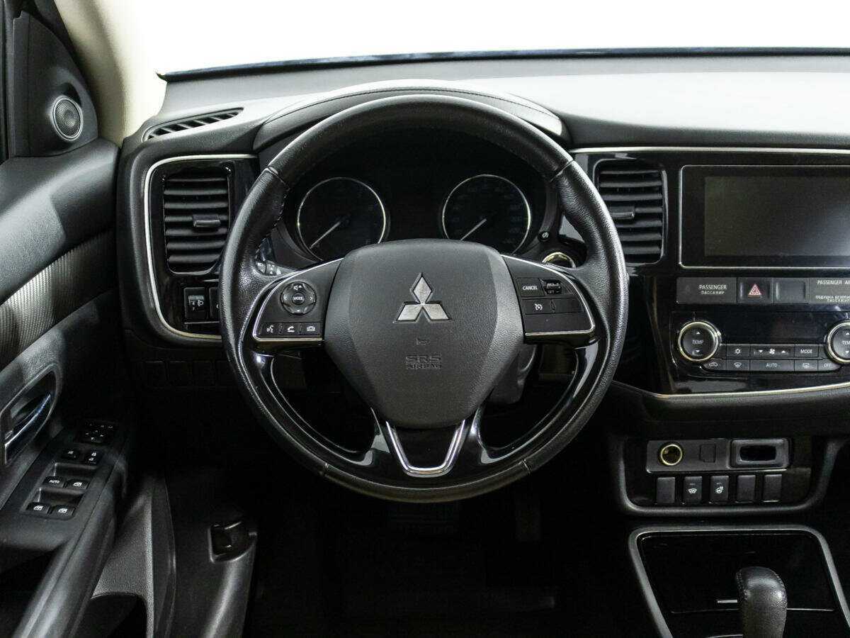 Купить Mitsubishi Outlander с пробегом. Фото: #17